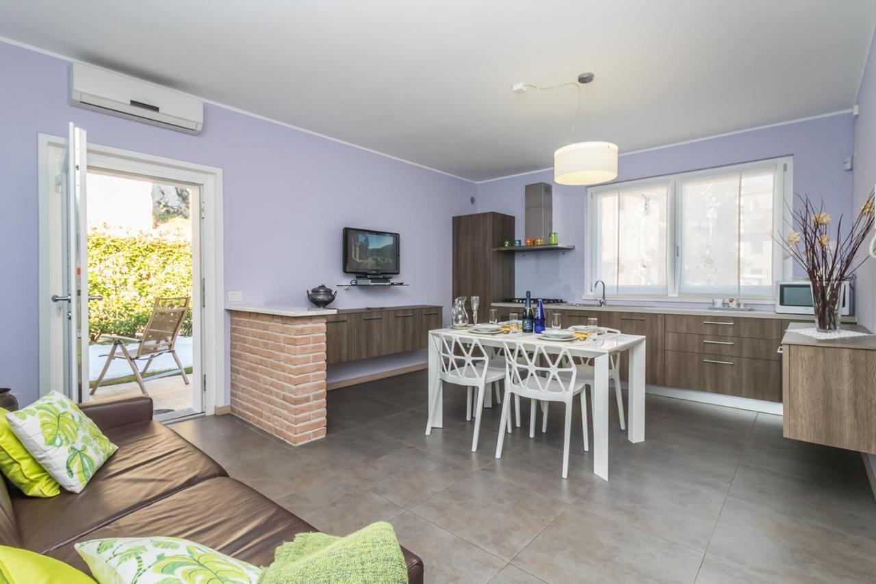 Apartment Rebecca - Tremezzina Mezzegra Bagian luar foto